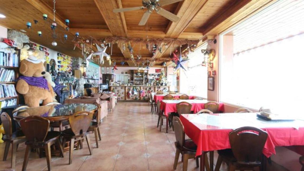 Villa Relax Renai Bagian luar foto